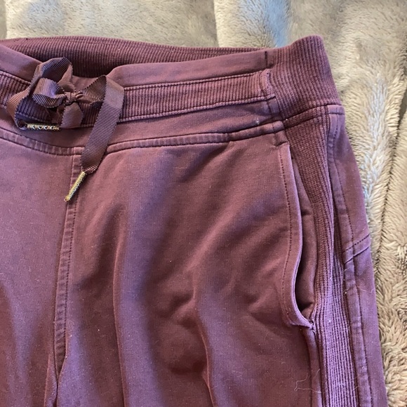 Lululemon joggers - Picture 6 of 9